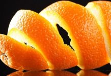 Nemojte je bacati: Kora narandže čini čuda za vaše umorne biljke!