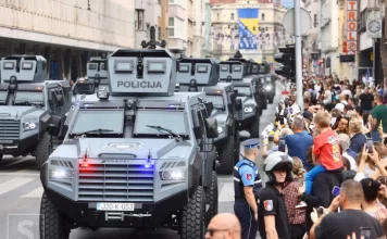 Sarajevo: Policijski defile povodom 35 godina od mobilizacije rezervnog sastava