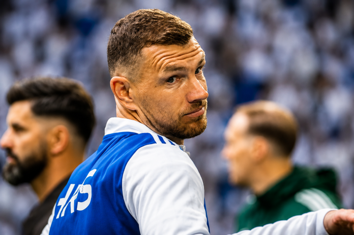 1785219418_Dzeko_Edin_Schalke